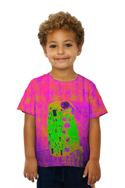 Kids Pop Art Klimt - "The Kiss Hotpink" (1907)&nbsp;Kids T-Shirt