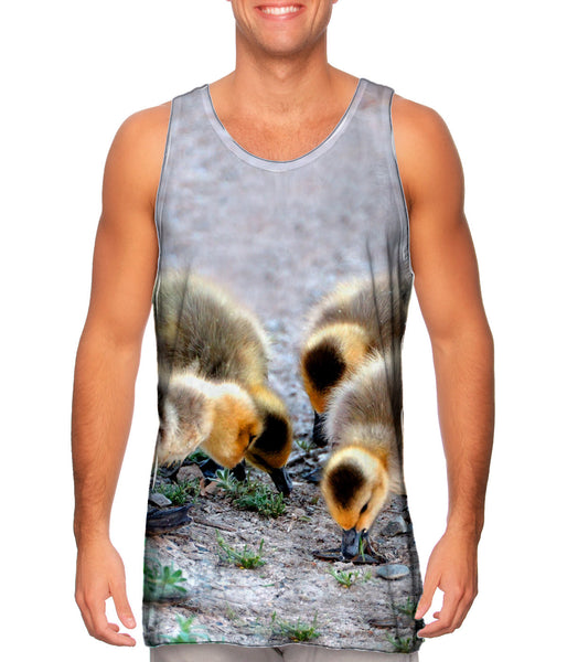 Little Goslings Feeding&nbsp;Mens Tank Top
