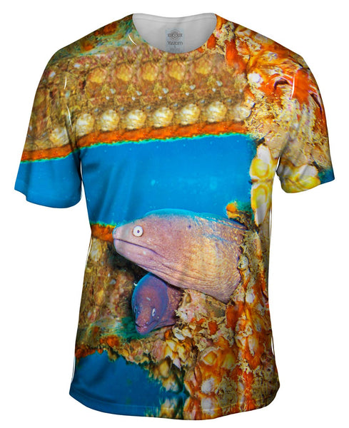 Two Moray Eels Underwater Mens T-Shirt