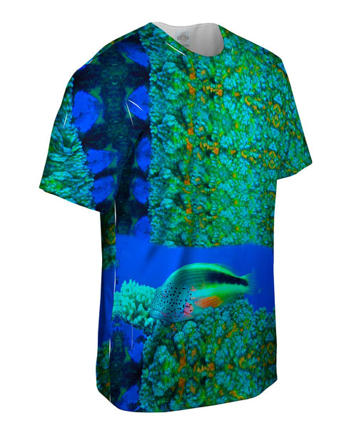 Hawksbill Turtle Swimming Underwater&nbsp;Mens T-Shirt