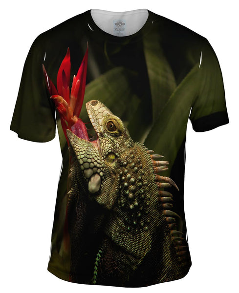 Iguana Loves Flowers&nbsp;Mens T-Shirt