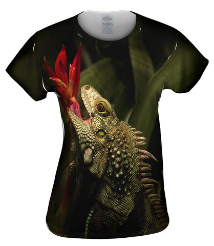 Iguana Loves Flowers