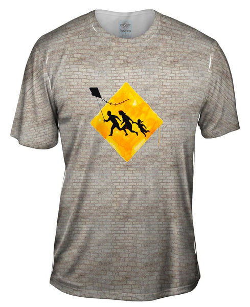 Graffiti Banksy Family Kite Flying&nbsp;Mens T-Shirt