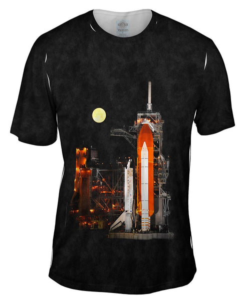 Space Shuttle Discovery Under Full Moon Mens T-Shirt
