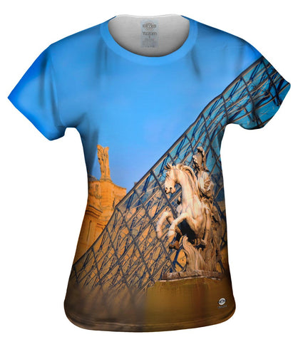 Louvre Statue Rising